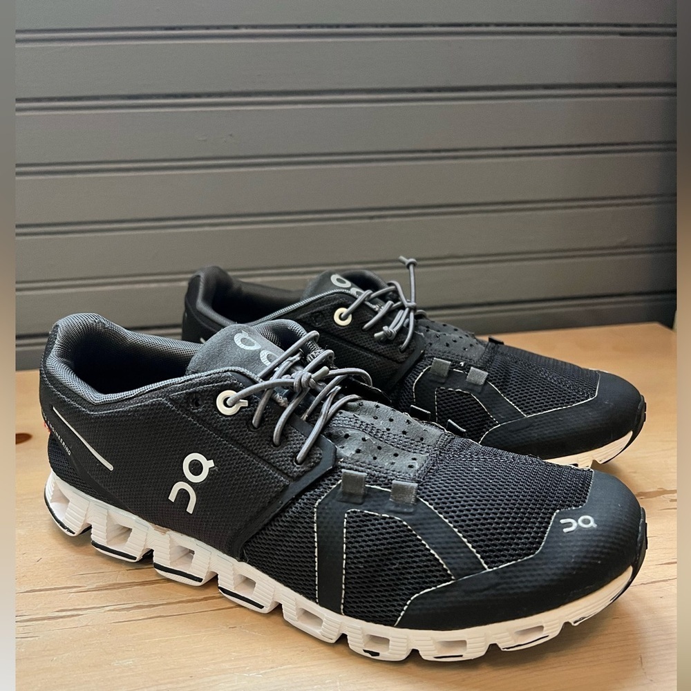 On Running Cloud Low Top Women's Sneakers Shoes Size 8.5